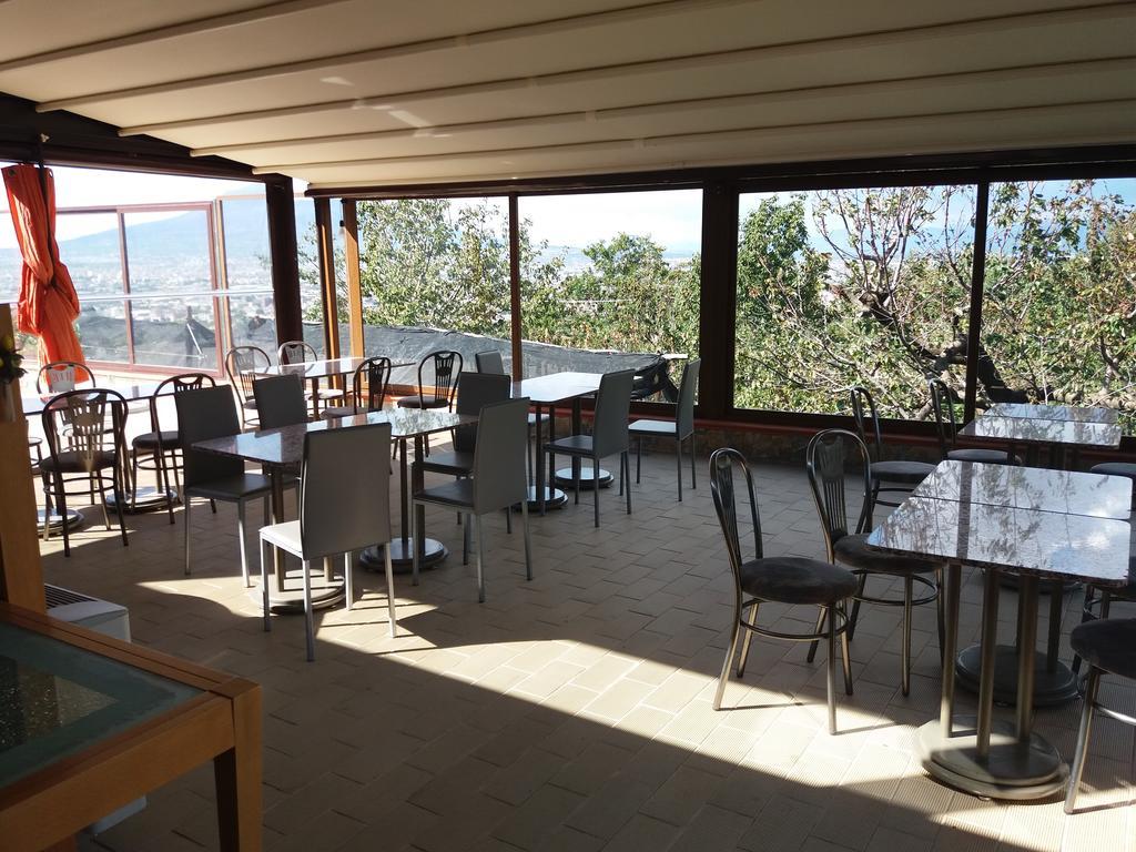 Mola Bed & Breakfast